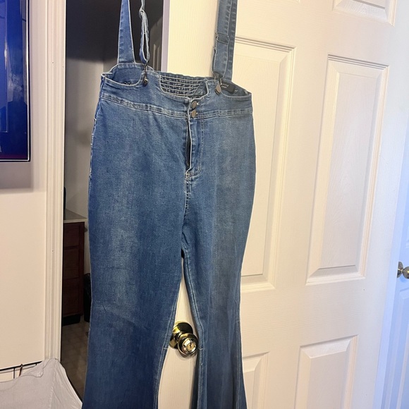 Cute Denim Bellbottom overalls - Picture 4 of 4